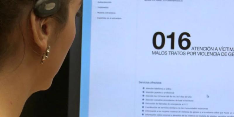 Las llamadas al 016, el teléfono de atención a las víctimas de violencia de género, bajaron un 7 % en el mes de abril Las llamadas al 016 bajaron un 7 % en el mes de abril