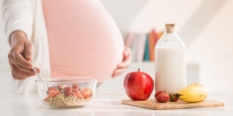 Imagen de una mujer embarazada/Guía Infantil La importancia de la vitamina B12 en el embarazo