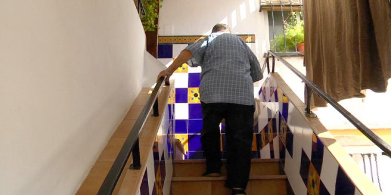 Viviendas accesibles en Sevilla Más del 50 por ciento de las viviendas de la ciudad presentan barreras arquitectónicas. / El Correo