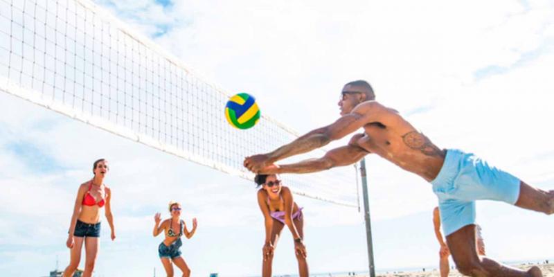 El voley y el rugby son deportes que se practican bastante en la playa