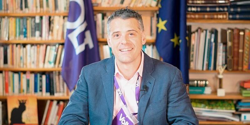 Volt está compuesto por jóvenes con perfiles tecnológicos, verdes, modernos y solidarios Volt, el partido de los 'millennials', se presentan por primera vez a las elecciones a la Comunidad de Madrid