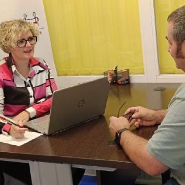 Una sesión de tutoría en CLM Inclusiva