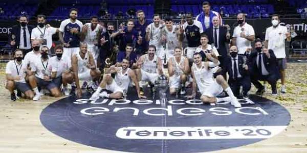 El Real Madrid levanta la séptima Supercopa en Tenerife