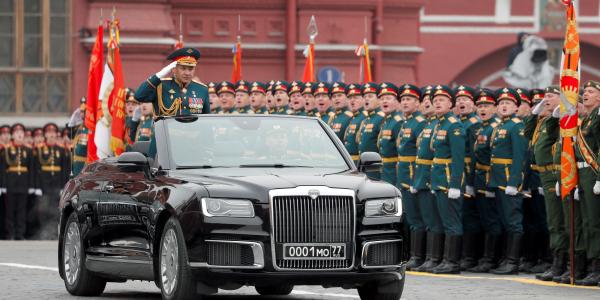 Putin preside desfile militar en aniversario victoria sobre la Alemania nazi