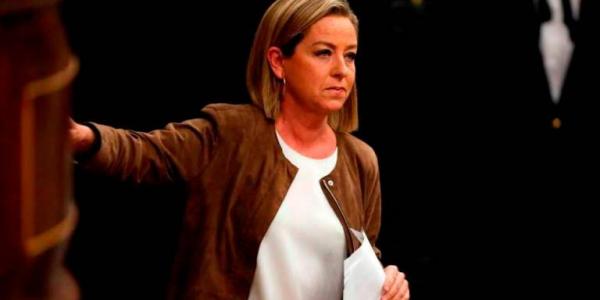 El Comité Permanente de Coalición Canaria ha acordado este lunes sancionar a su diputada nacional Ana Oramas con 1.000 euros por votar no a la investidura de Sánchez, en contra de la decisión del partido.