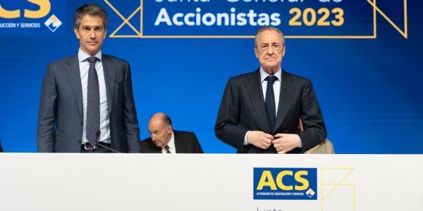 El presidente de ACS y el consejero delegado, Florentino Pérez y Juan Santamaría, en la última junta de accionistas