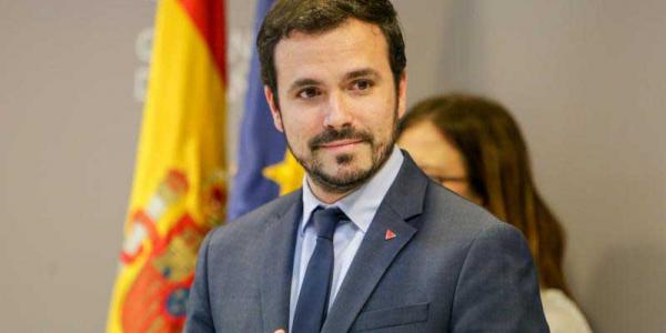 Las declaraciones de Alberto Garzón le continúan situando en el centro de la polémica