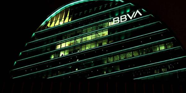 Sede BBVA por la noche