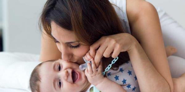 La baja de maternidad y paternidad se ampliará hasta los 6 meses