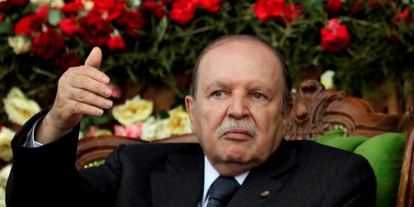 Bouteflika renuncia presidencia de Argelia