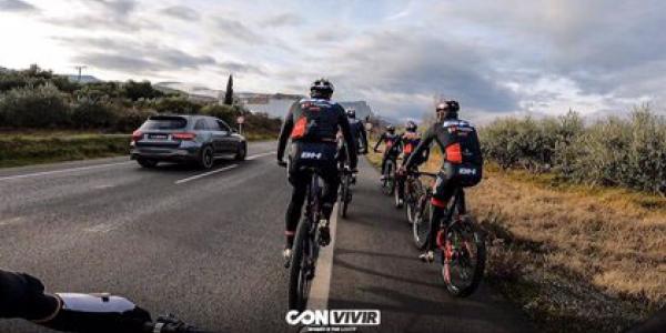 Carlos Coloma pide a los conductores recordar la distancia entre conductor y ciclista