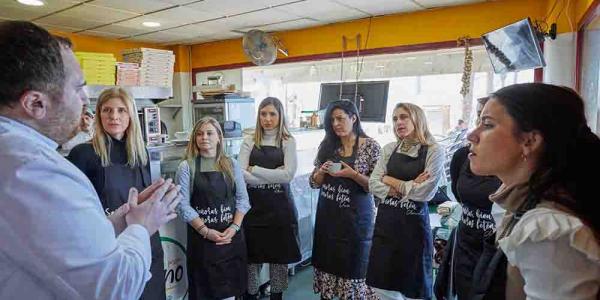 Francesco Caldarozzi es el primer empresario en Almería en llevar comida a altamar