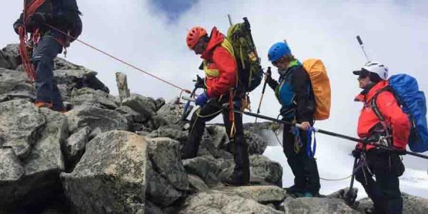 Francis Bueno ascenderá el Grand Sassiere con catorce alpinistas