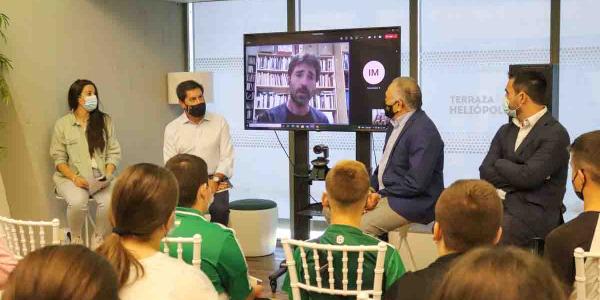 La Fundación Real Betis vuelve con el Club de Lectura en verdiblanco