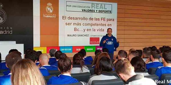 La Fundación de Real Madrid crea una plataforma a distancia para seguir formando profesionales
