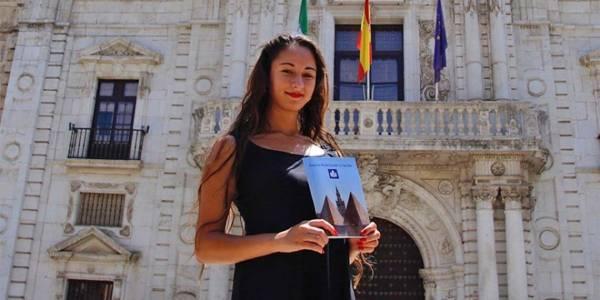 Laura Franco expone su proyecto en la Universidad de Sevilla / Foto de TodoDisca