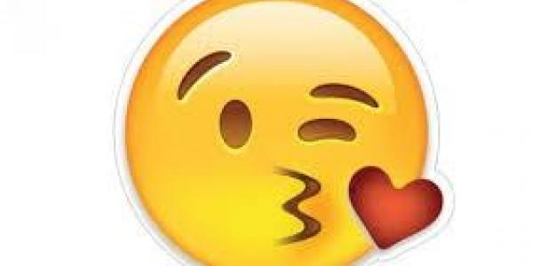 El beso con corazón, el emoticono más usado por los españoles