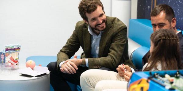 Casado con Isabel y su padre, Dani | Foto: PP