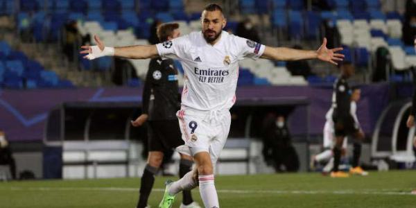 El Real Madrid se clasifica para octavos con dos goles de Karim Benzema