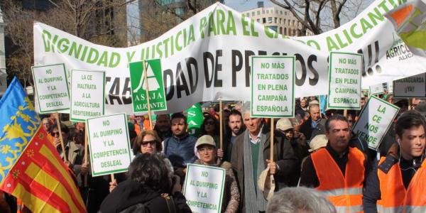 Agricultores y ganaderos piden precios más justos en el campo.