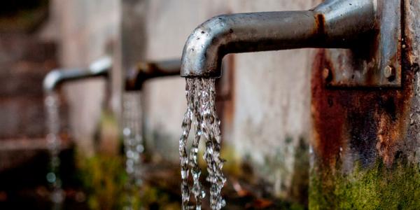 La mitad de la población sufrirá escasez de agua potable en 2050. Foto: Pixabay