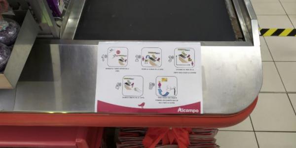 Pictogramas en Alcampo para explicar las medidas de seguridad contra el coronavirus.