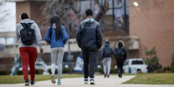 Jóvenes de color en una universidad de Estados Unidos