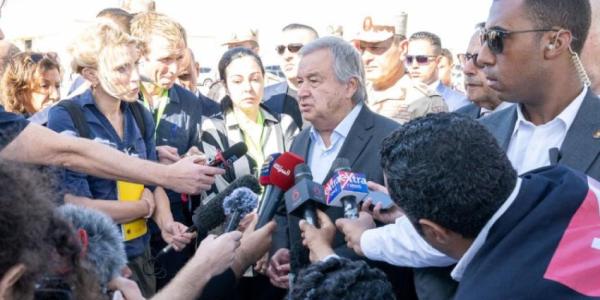 Antonio Guterres respondiendo a periodistas