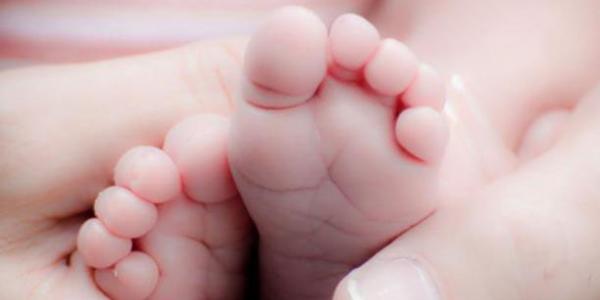 Italia dice adiós a la asignación automática del apellido paterno para los hijos