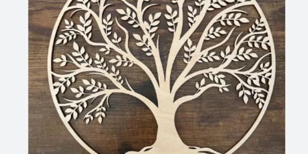 El árbol de la vida tallado en madera