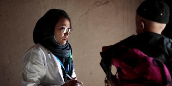 Reabren las clínicas móviles que dan acceso sanitario en Afganistán