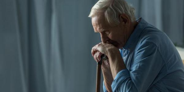 La soledad se ha convertido en un problema visible en las personas mayores