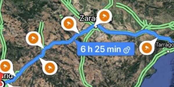 Aplicación de Google Maps alertando de radares en ruta