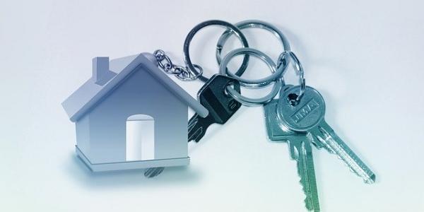 Imagen de una casa con llaves