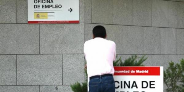 Persona sin trabajo en la Oficina de Empleo de su zona