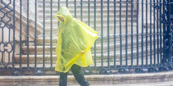 Agosto se despide con chubascos, tormentas y bajada de temperaturas