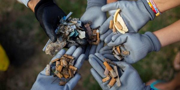 Recogida de basuraleza en entornos naturales de España