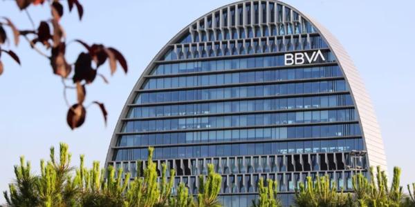 BBVA propone la fusión con Banco Sabadell
