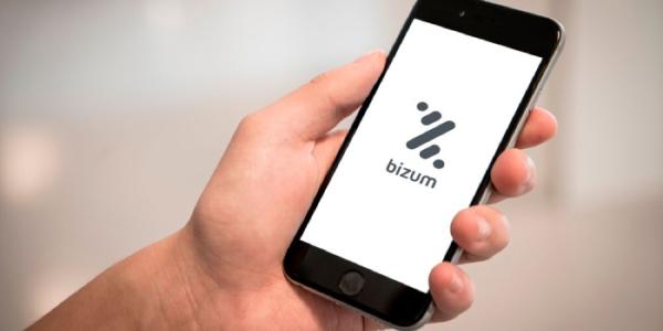 Móvil con la aplicación de Bizum