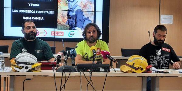 Representantes de los bomberos forestales 