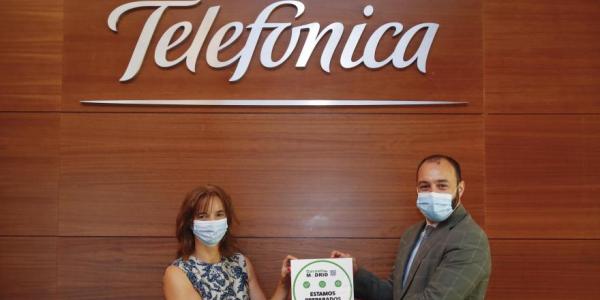 La Comunidad de Madrid entrega el identificativo Garantía Madrid a Telefónica