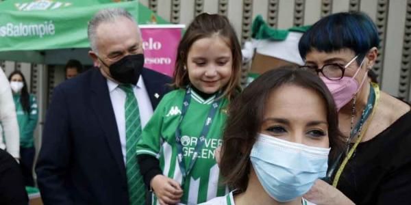 El Real Betis y su afición luchan contra el cáncer