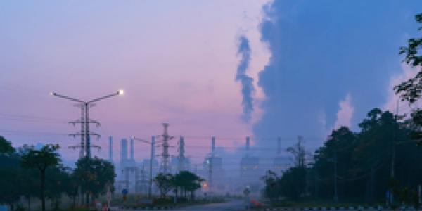 Imagen de industrias y contaminación/Envatoelements La calidad del aire empeora en la vuelta al cole
