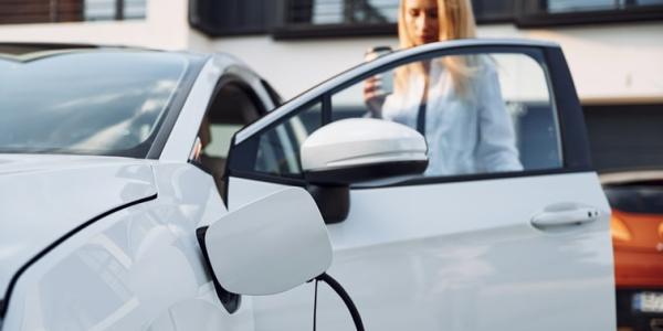 Plan para avanzar en los coches eléctricos