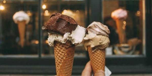 Comer helados en verano 