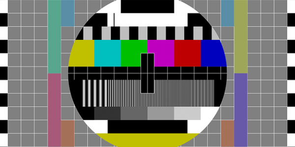 Carta de ajuste en una televisión / Pixabay