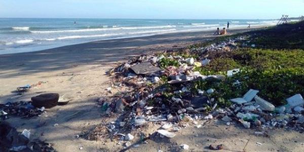 Ejemplo de contaminación de las playas