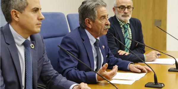 El presidente de Cantabria anuncia el cierre de los colegios durante dos semanas