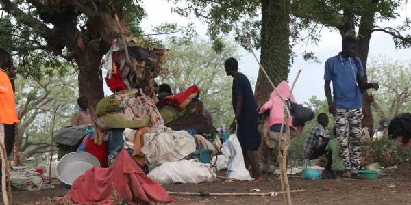 Personas que huyen de Sudán a Sudán del Sur (Malakal)