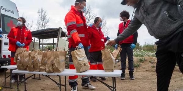 La pandemia rebajó en 20 años la edad media de las personas que piden ayuda a Cruz Roja